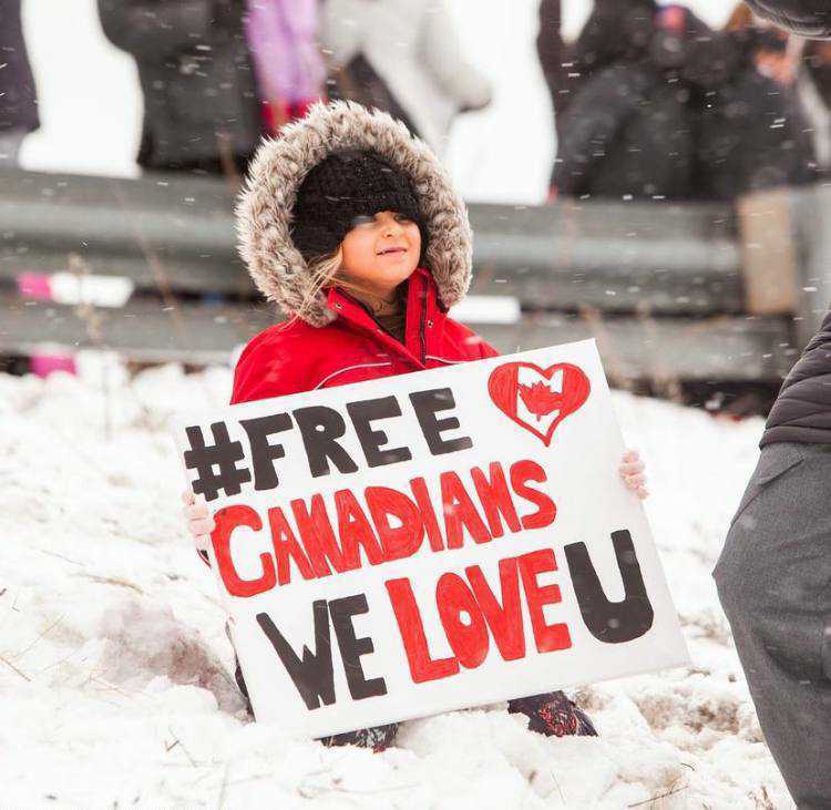 Freedom Convoy arrives in Ottawa as Trudeau self-isolates at home | LiveFEED®